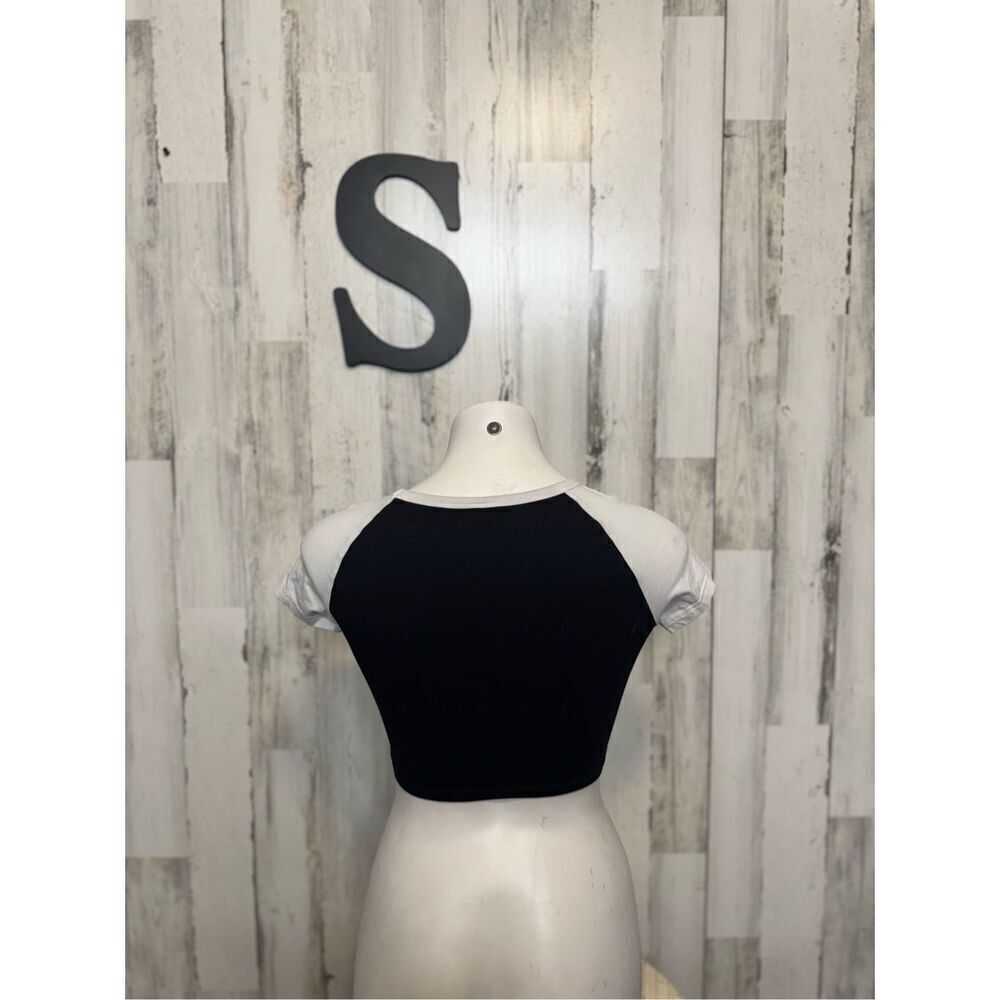Crop top  - Picture 4 of 6
